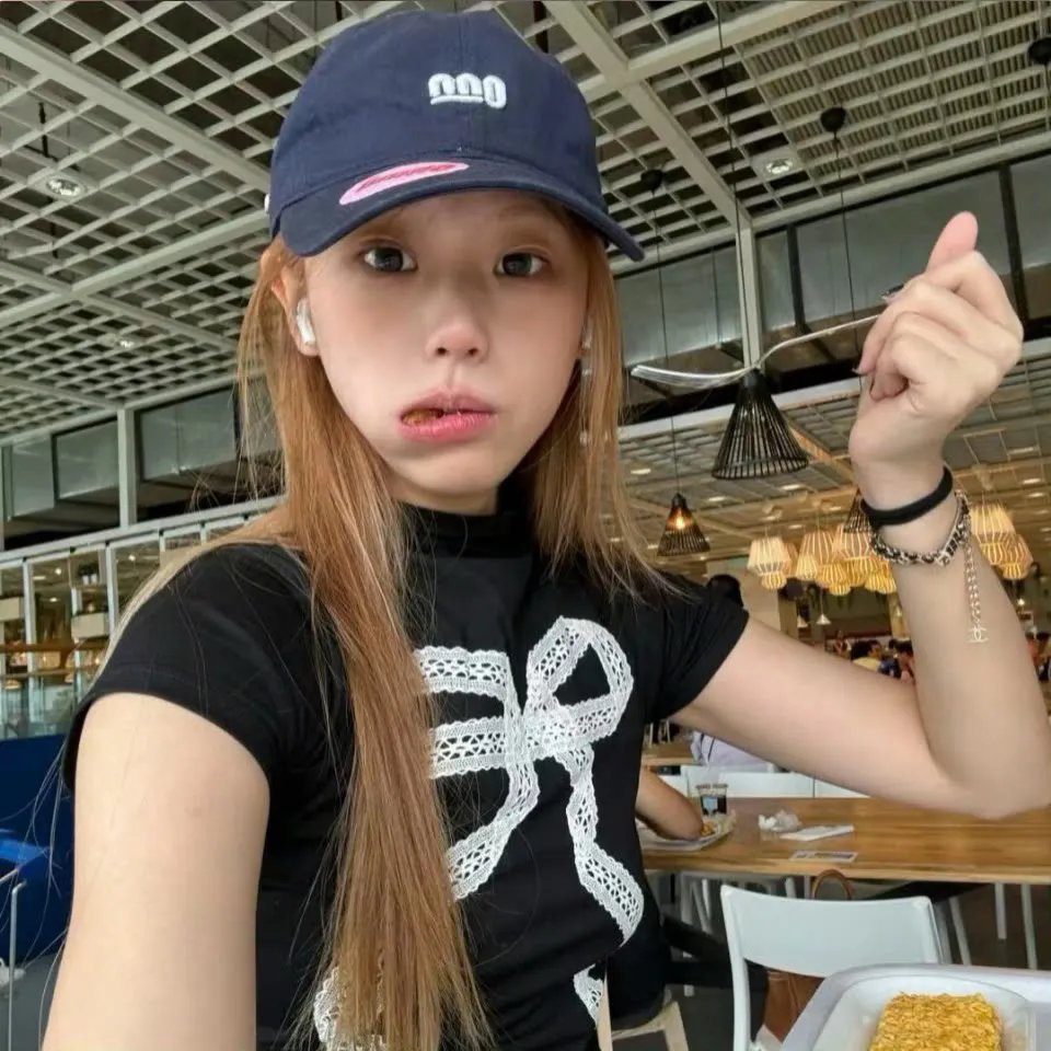 湖畔的女人们